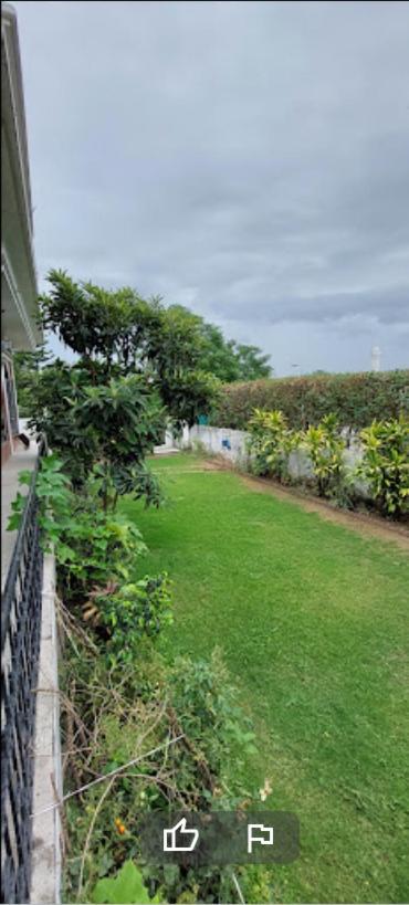 Mulberry Guest House F-10 Islamabad Zewnętrze zdjęcie