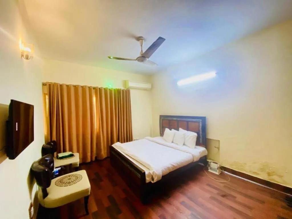 Mulberry Guest House F-10 Islamabad Zewnętrze zdjęcie